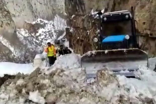 Quba-Xınalıq yolunda qar uçqunu baş verdi