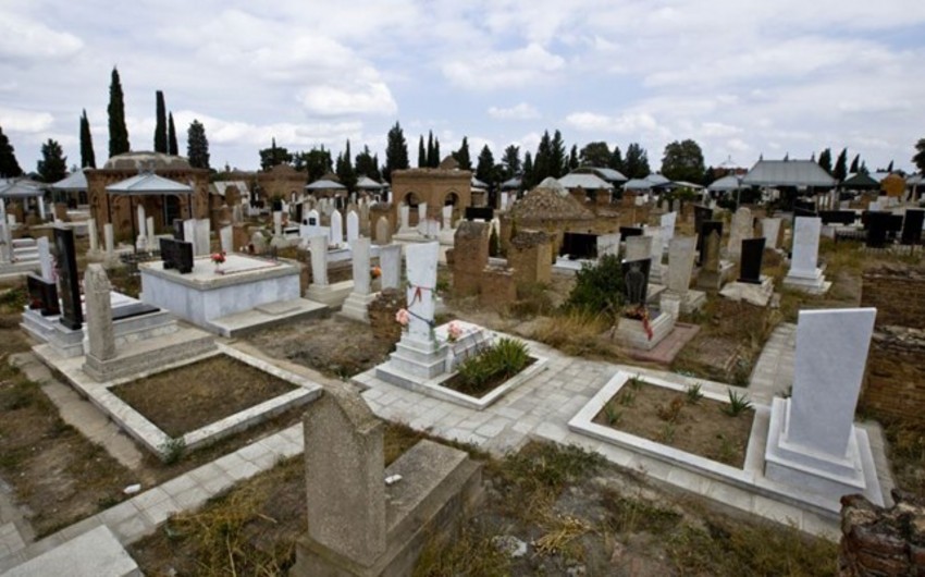 Azərbaycanda molla qəbiristanlıqda VƏFAT ETDİ