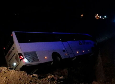 Türkiyədə avtobus dərəyə aşdı, 23 yaralı