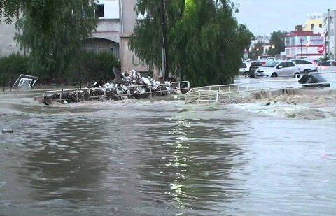 İstanbulda sel: Azərbaycanlının evi su altında qaldı
