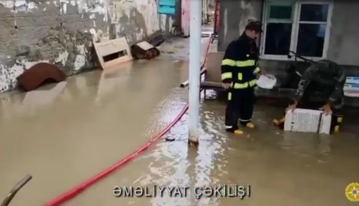 Son dəqiqə: Lənkəranda yüzlərlə yaşayış evi su altında qaldı - VİDEO