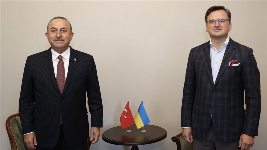 Çavuşoğlu ilə Kuleba humanitar dəhlizin yaradılmasından danışdı