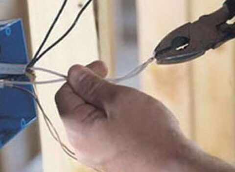 Qanunsuz qoşulmaya görə elektrik enerjisinin dəyərinin hesablanması qaydası məlum oldu