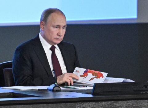 “Putin rusların gözündə qalib görünmək üçün bunu edəcək” – Arestoviçdən ŞOK AÇIQLAMA