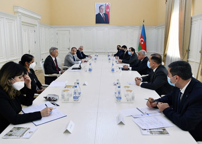 Əli Əsədov regional direktorla GÖRÜŞDÜ