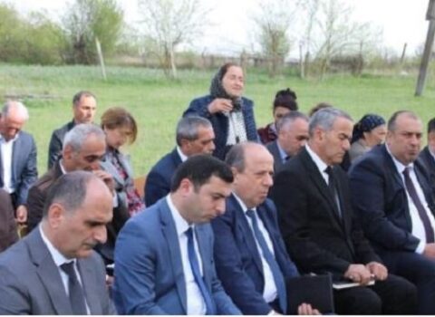 İcra başçısının vətəndaşlarla keçirdiyi qəbulda məmurlar mürgülədi — FOTOLAR