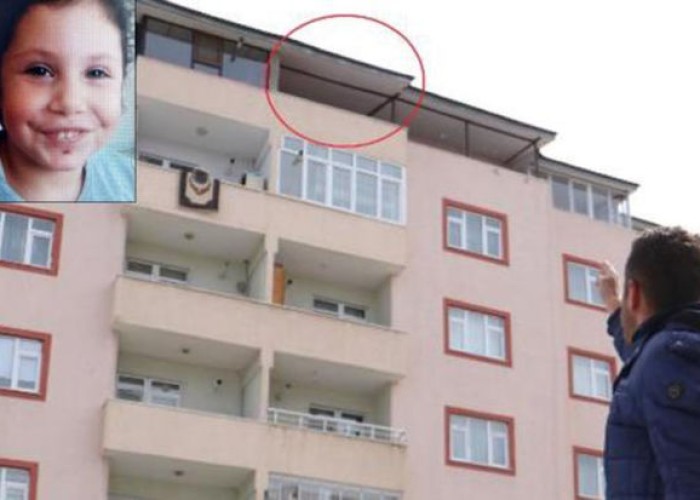Eyvandan yıxılan uşaq belə xilas edildi - VİDEO
