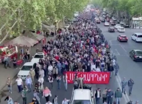 Ermənistan müxalifəti etiraz yürüşü keçirilir