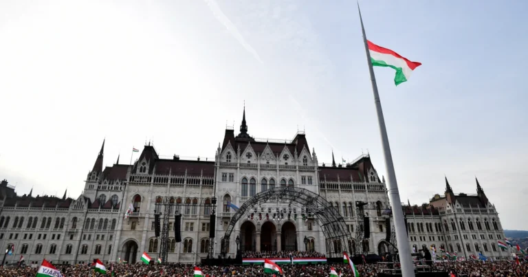 Macarıstana 7,5 milyard avroluq ödənişin dondurulması TƏKLİF EDİLDİ