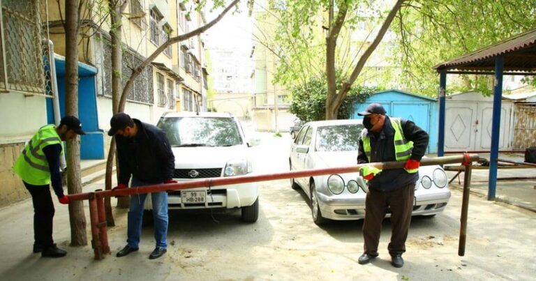 FHN binaların həyətlərinin giriş-çıxışlarına süni maneələr qoyan şəxslərə XƏBƏRDARLIQ ETDİ FHN binaların həyətlərinin giriş-çıxışlarına süni maneələr qoyan şəxslərə XƏBƏRDARLIQ ETDİ