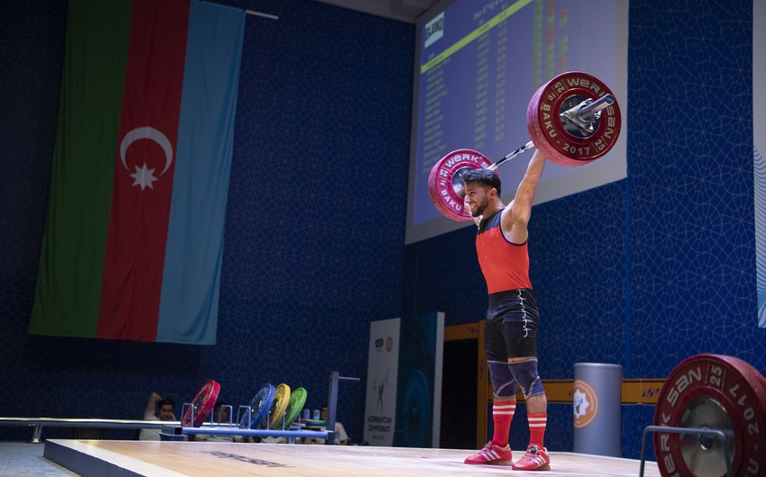 İsa Rüstəmov ağır atletika üzrə Azərbaycan çempionu oldu