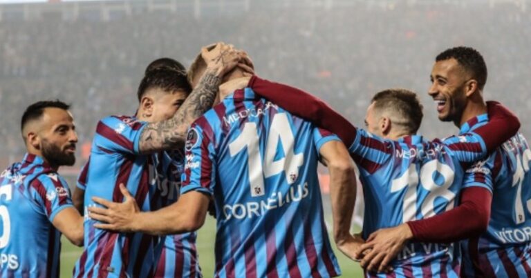 “Trabzonspor” Türkiyə çempionu oldu “Trabzonspor” Türkiyə çempionu oldu