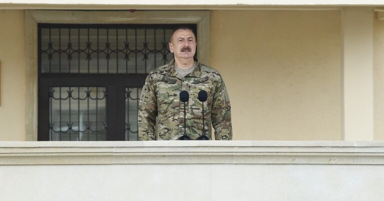 İlham Əliyev: “Ermənistanın kapitulyasiya aktına imza atmaq mənim həyatımda ən qürurlu hadisədir” İlham Əliyev: “Ermənistanın kapitulyasiya aktına imza atmaq mənim həyatımda ən qürurlu hadisədir”
