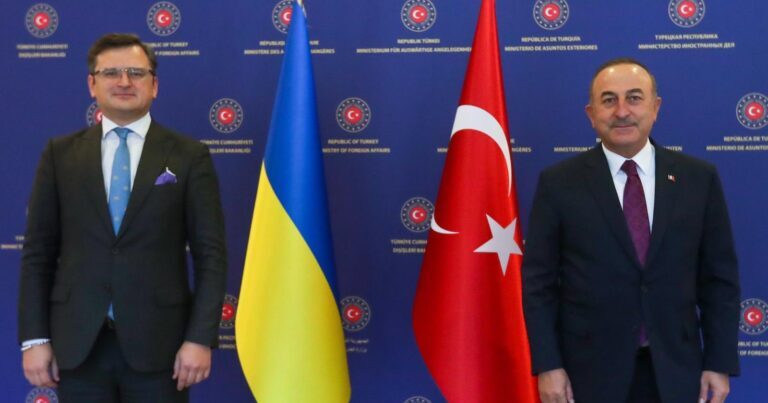 Çavuşoğlu Kuleba ilə son vəziyyəti müzakirə etdi Çavuşoğlu Kuleba ilə son vəziyyəti müzakirə etdi