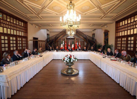 İstanbulda Türkiyə, Britaniya və İtaliya müdafiə nazirləri arasında görüş keçirilir