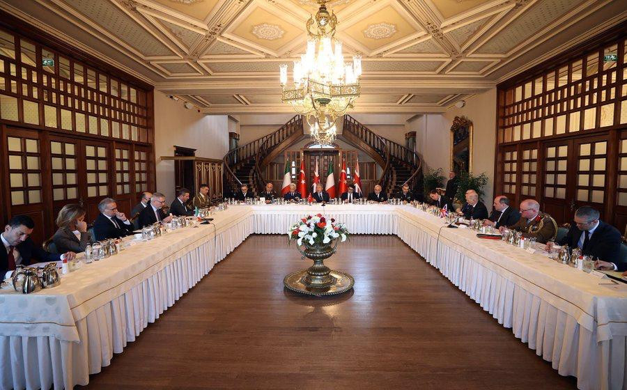 İstanbulda Türkiyə, Britaniya və İtaliya müdafiə nazirləri arasında görüş keçirilir
