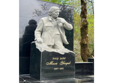 Musa Yaqubun qəbirüstü abidəsi ucaldıldı