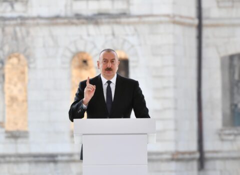“Sovet hakimiyyətinin Zəngəzuru Azərbaycandan qoparıb Ermənistana verməsi tarixi faktdır” – İlham Əliyev