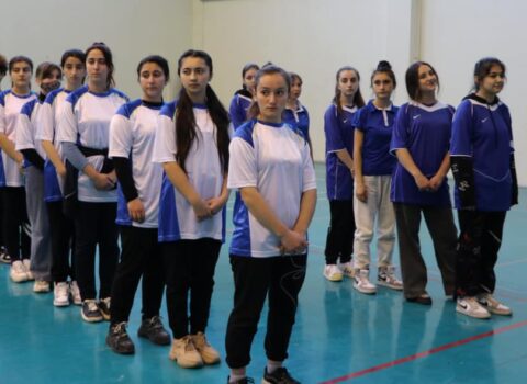 Azərbaycanda ayrıca qız məktəbləri açılsınmı? – MARAQLI FİKİRLƏR  