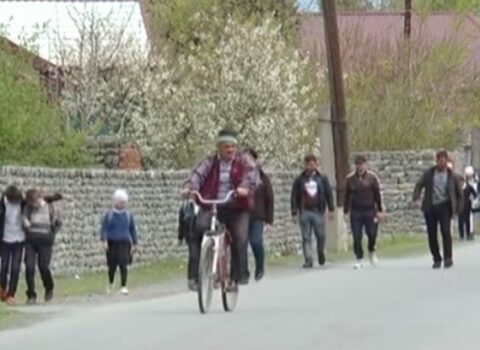 Azərbaycanda qəribə kənd: Burada heç kim maşın sürmür – VİDEO