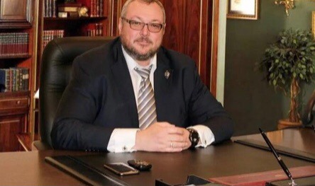 “Qazprombank”ın keçmiş vitse-prezidenti arvadı ilə uşağını öldürdü