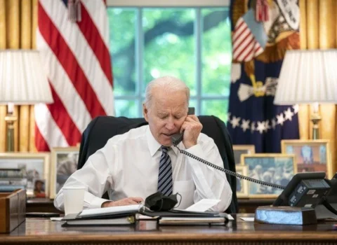 Bayden telefon nömrəsini AÇIQLADI