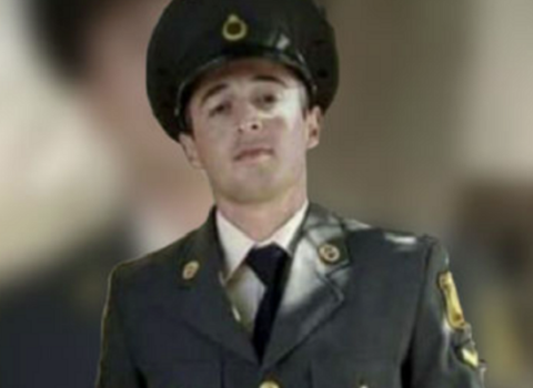 Daxili Qoşunların əsgərini öldürən sabiq polis hakim qarşısına çıxarılır