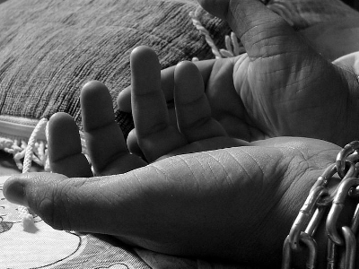 Qızını satan ata 14 il azadlıqdan məhrum edildi – Vyetnamda