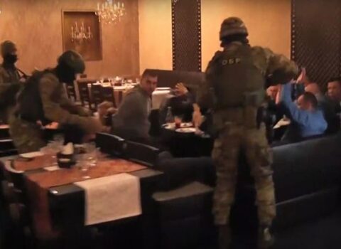 Barnaulda xüsusi təyinatlılardan qanunsuz “maska ​​şousu” – VİDEO