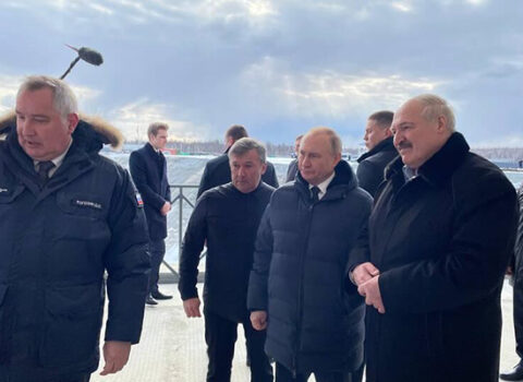 Putin Lukaşenko ilə kosmodroma BAXDI