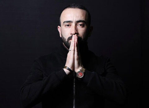 “İçəri girəndən 30 saniyə sonra partlayış oldu” – Gecə klubunda xəsarət alan müğənni