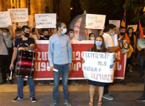 İrəvanda aksiya – Paşinyan nəyə nail olmaq istəyir?