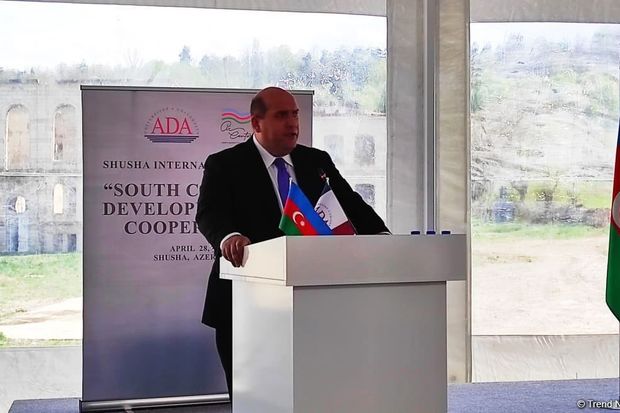 Emin Hüseynov: 