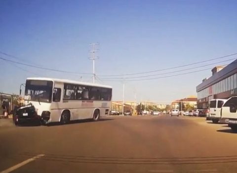 Bakıda avtobus dəhşətli qəza törətdi – ANBAAN VİDEO
