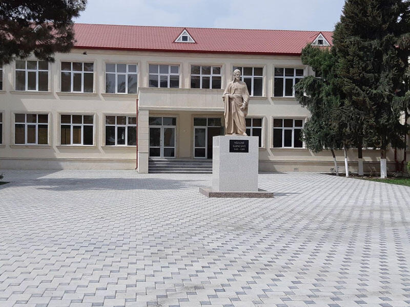 Ağdaşda müəllimlər şagirdin nənəsini DÖYDÜLƏR