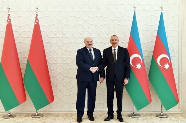 Lukaşenko İlham Əliyevi TƏBRİK ETDİ