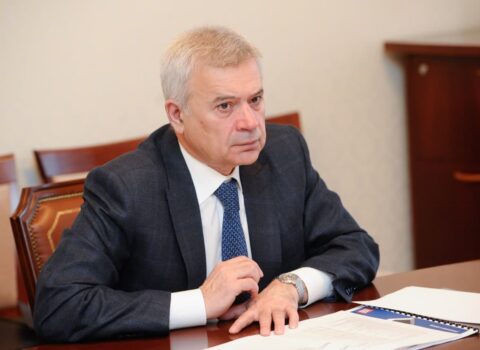 Putin azərbaycanlı milyarderi vətənə xidmətə görə TƏLTİF ETDİ
