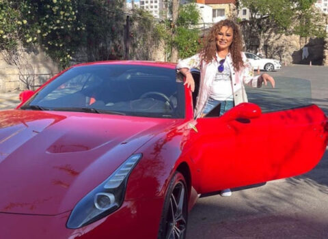 Bakıda restoran sahibi məşhur müğənniyə “Ferrari” hədiyyə etdi – FOTO / VİDEO