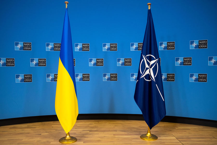 NATO Ukraynaya ağır silahlar verəcək