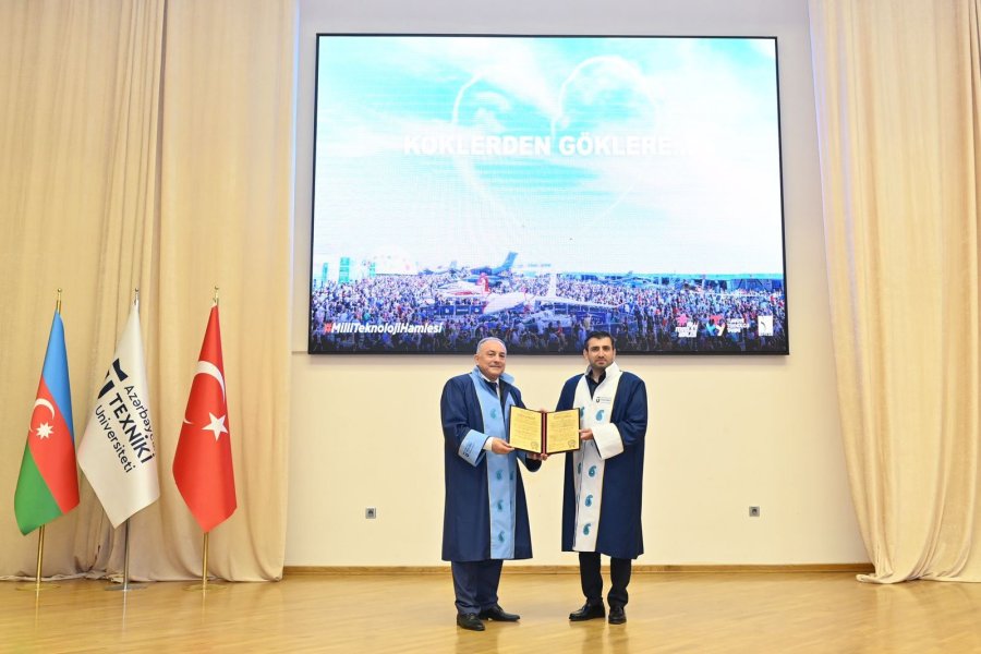 Bayraktara fəxri ad verildi