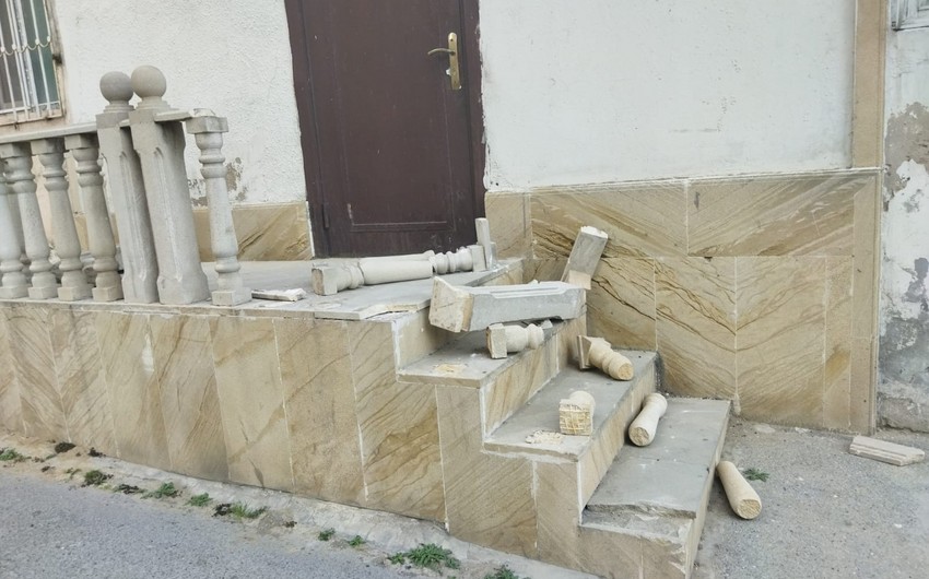DİN partiya qərargahının qarşısındakı pilləkənin yararsız hala salınmasına münasibət bildirdi
