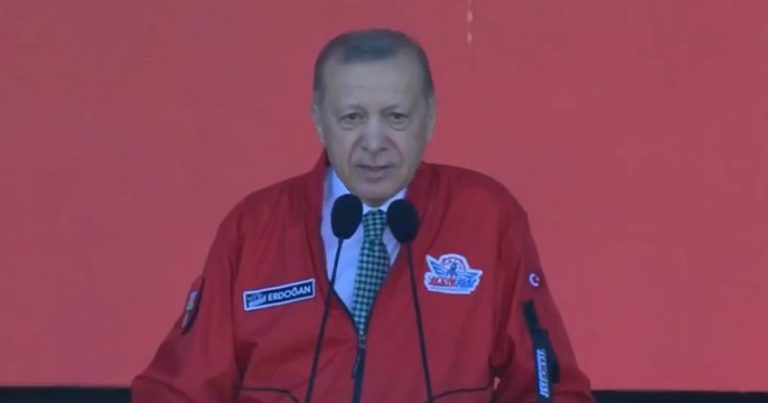 Ərdoğan: “Kimsənin torpağına göz dikməmişik, amma kimsəyə verəcək torpağımız da yoxdur” Ərdoğan: “Kimsənin torpağına göz dikməmişik, amma kimsəyə verəcək torpağımız da yoxdur”