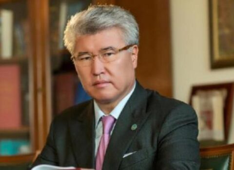 Qazaxıstanda sabiq nazir damarlarını kəsdi