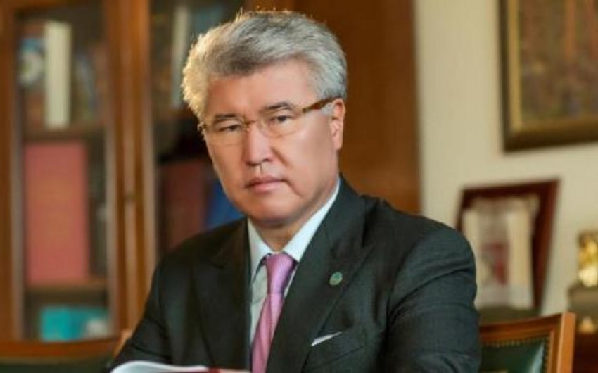 Qazaxıstanda sabiq nazir damarlarını kəsdi