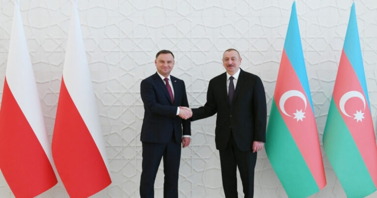 Prezident İlham Əliyev Polşa dövlət başçısını təbrik etdi Prezident İlham Əliyev Polşa dövlət başçısını təbrik etdi