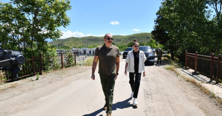 Prezident və xanımı Zəngilanda meyvə bağı ilə tanış oldu – FOTO / YENİLƏNİB Prezident və xanımı Zəngilanda meyvə bağı ilə tanış oldu – FOTO / YENİLƏNİB
