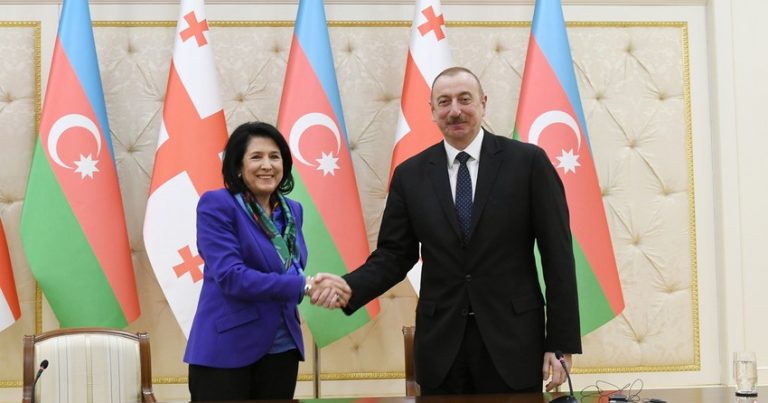 İlham Əliyev gürcüstanlı həmkarını təbrik etdi İlham Əliyev gürcüstanlı həmkarını təbrik etdi