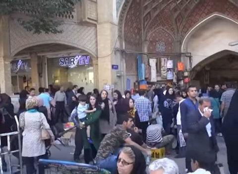 İran hakimiyyəti əhalini çörəklə sınağa çəkir – VİDEO