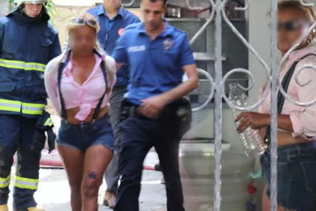 Antalyada əlində bıçaq olan qadın hoteli yandırmaq istədi - VİDEO + FOTO