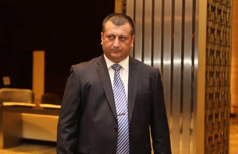 Zaur Axundov istefa verdi